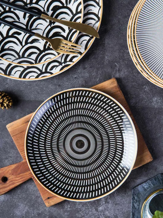 طبق عشاء dinner plate