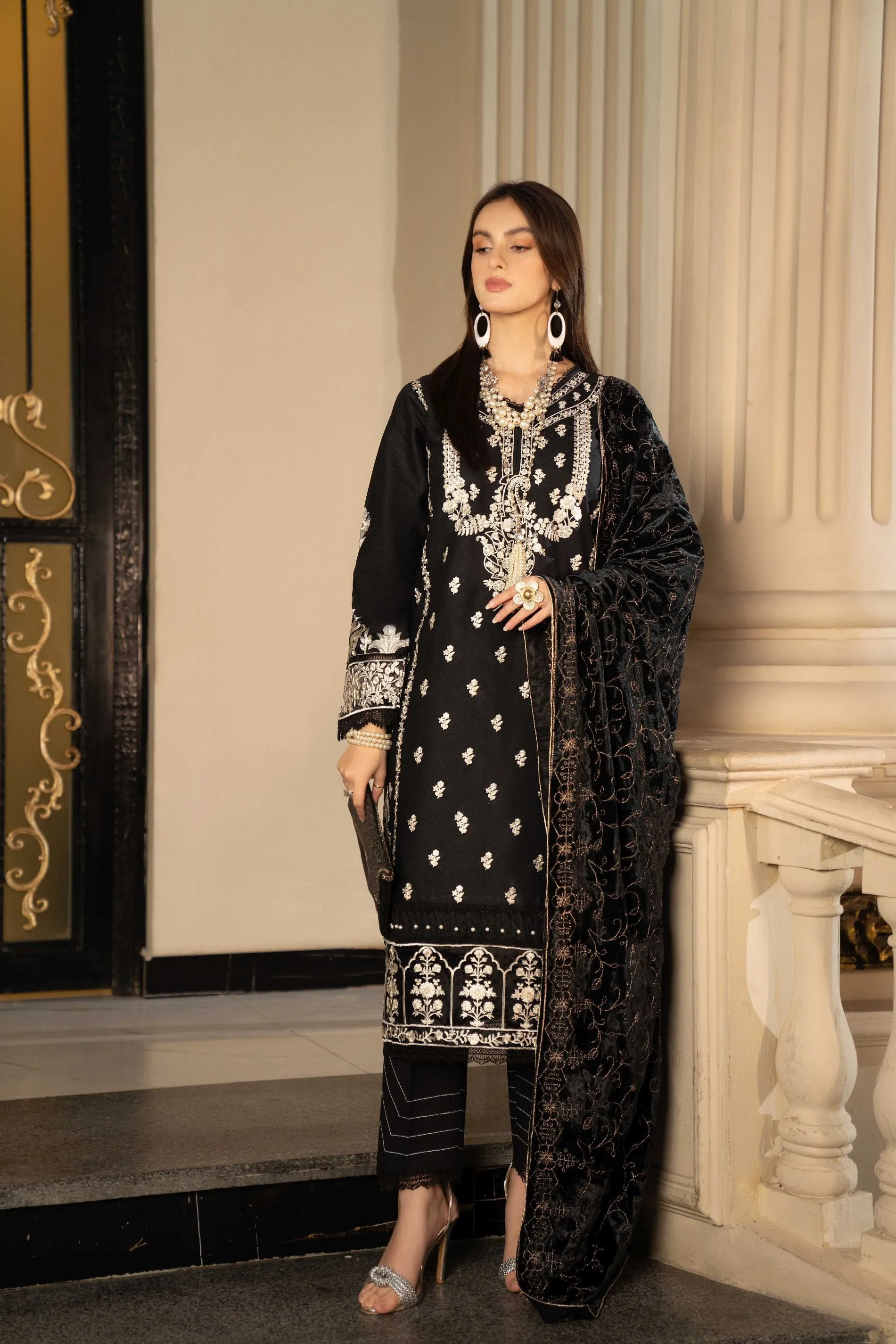 3PC VELVET SHAWL COLLECTOIN BY AABPARA ABV4