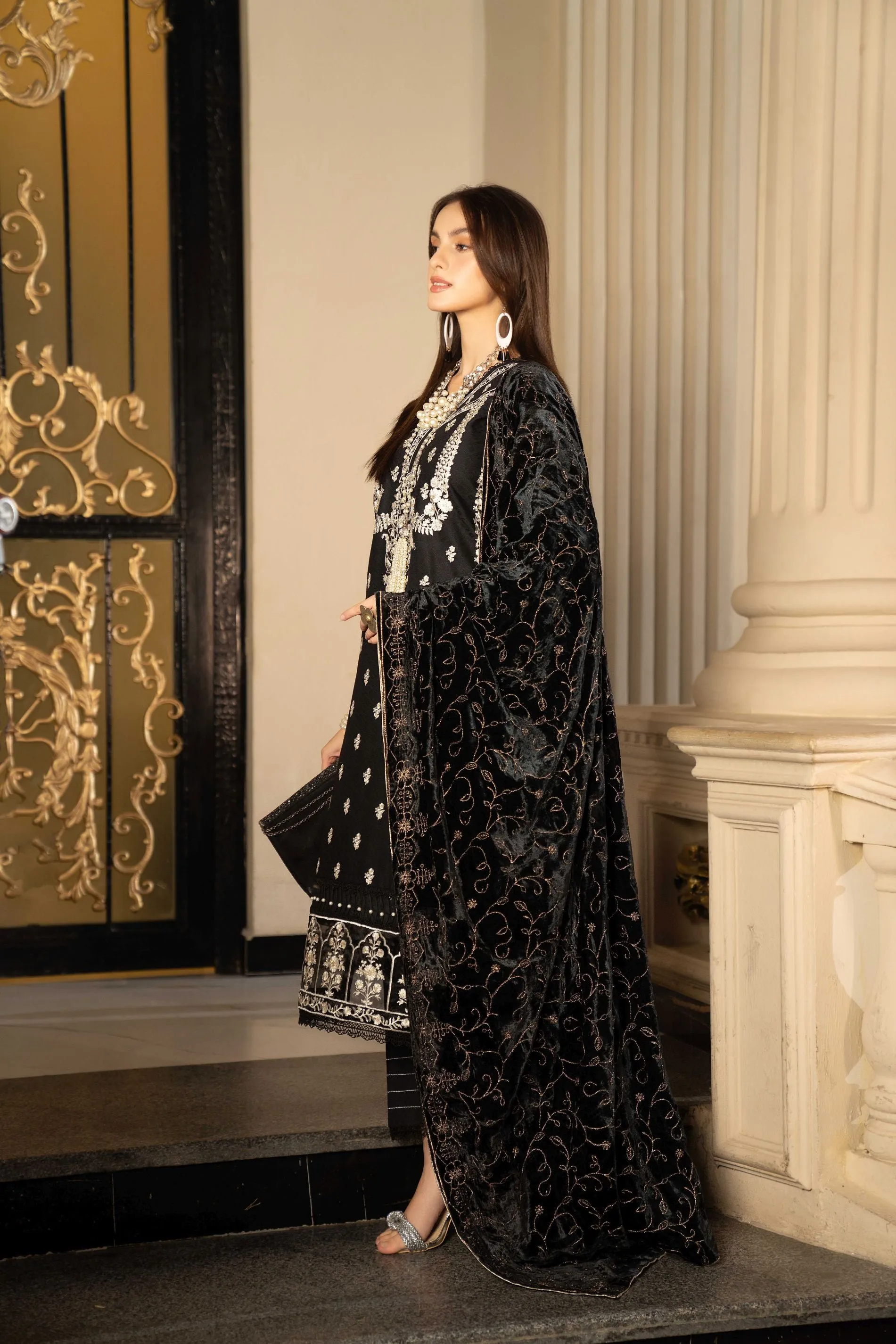 3PC VELVET SHAWL COLLECTOIN BY AABPARA ABV4