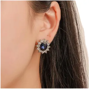 Boho Blue Gemstone Necklace Choker Simulated Sapphire Pendant Necklace Blue Birthstone Halo Necklace Oval Sapphire Rhinestone Choker Necklace Jewelry for Women and Girls