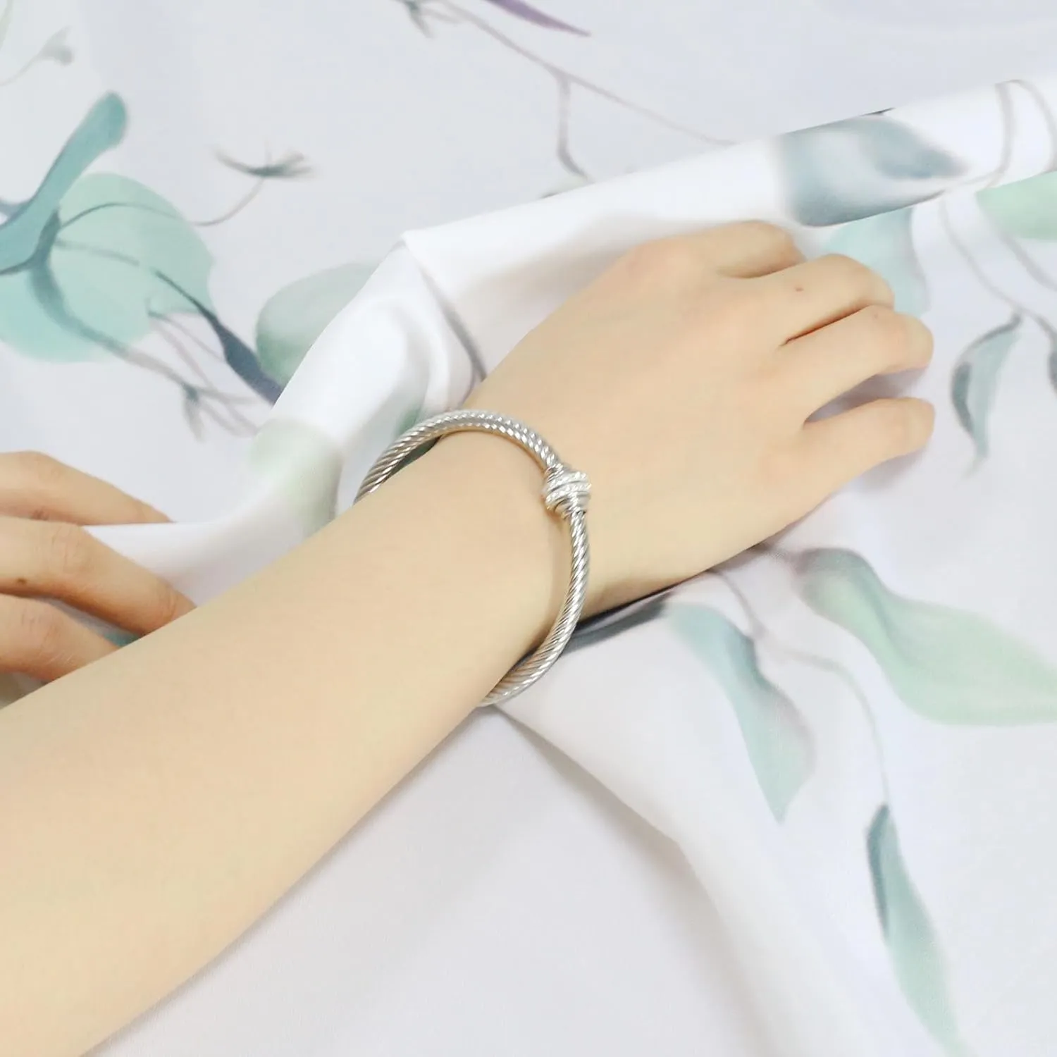 Cable Bracelet Two Tone Stainless Steel Retro Twisted Wire Bangle Bracelet, Adjustable Cuff Bangle Bracelet, Suitable, Mother, Wife, Valentine's Day Gift