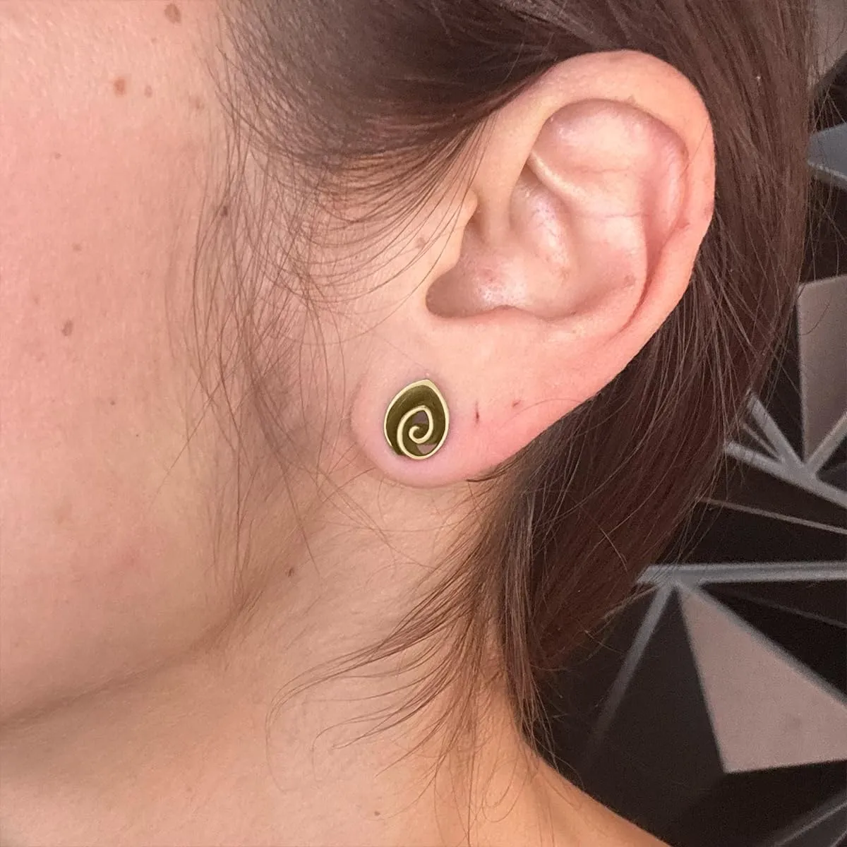 ERKUOO 2PCS 2g 0g 00g-1" Trendy Spiral Double Flared Plug Tunnels Stylish Ear Gauge Silver Plated Copper Ear Stretcher Hypoallergenic Metal Women Body Piercing Jewelry for Sensitive Ears