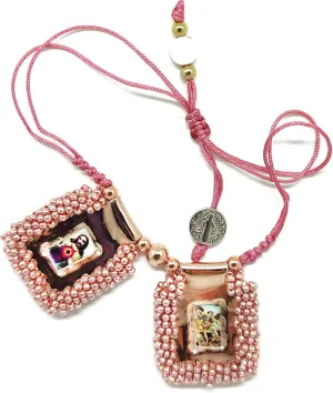 Hermosa pulsera escapulario en cuero bordado, con las estampas del sagrado corazon, Virgen del Carmen, Virgen de Guadalupe y San Miguel Arcngel. incluye oracion. 2,5cmsx3cms (Silver Pink)