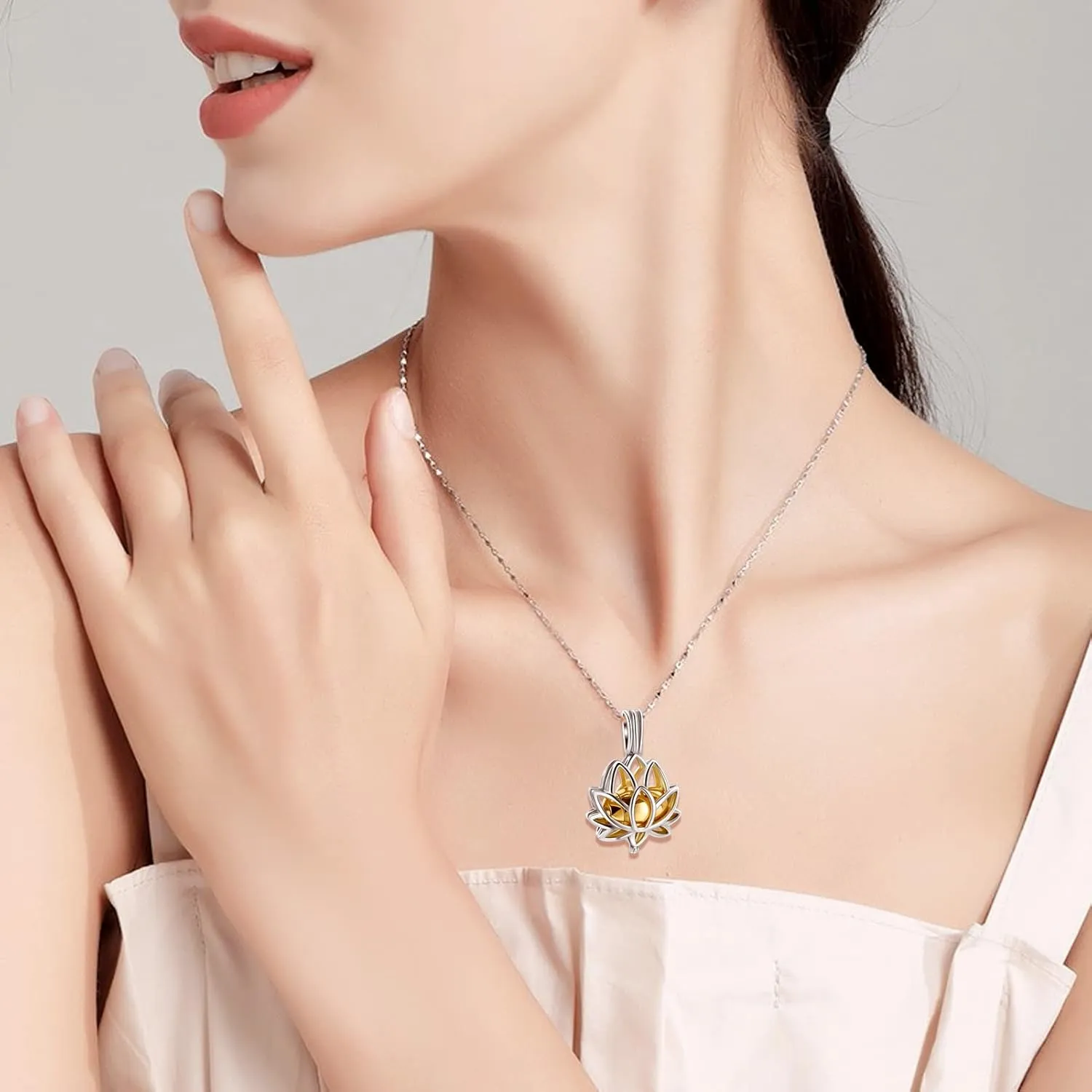 Imrsanl Cremation Jewelry for Ashes - Lotus Flower Ashes Pendant Necklace with Mini Keepsake Urn Memorial Ash Jewelry