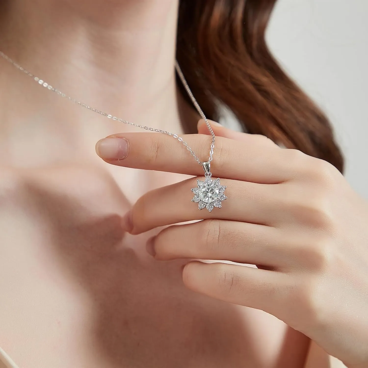 Jewelry for Wife Sunflower Moissanite Pendant Necklace for Women 1CT-3CT Wedding Anniversary Engagements Birthday Gifts for Her Daughter Girlfriend Mom on Christmas Valentines Mothers Day