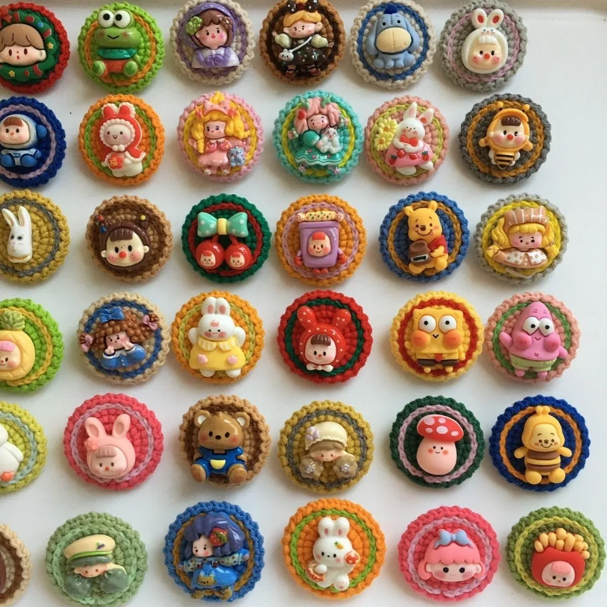 Pure handmade children's Cute pin cartoon resin knitted wool cute patch brooch for children's gift party supplies (Random 10)