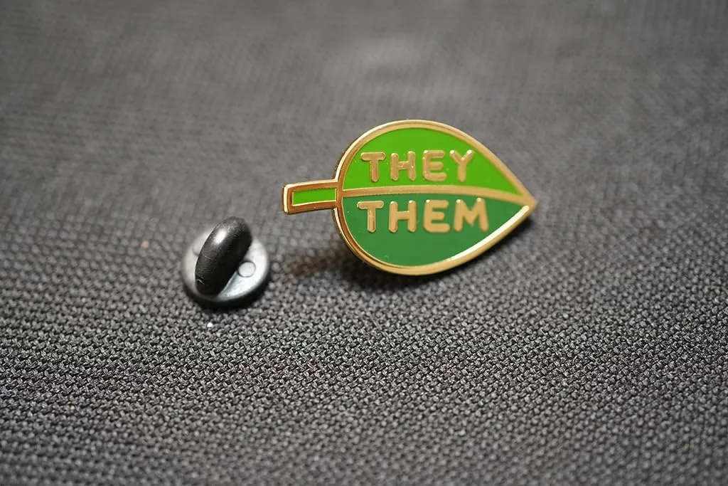 They Them Pronoun Brooch Button Non-Binary Badge Enamel Lapel Pin - Green Leaf NB Pride Genderqueer Gender Identity Pin