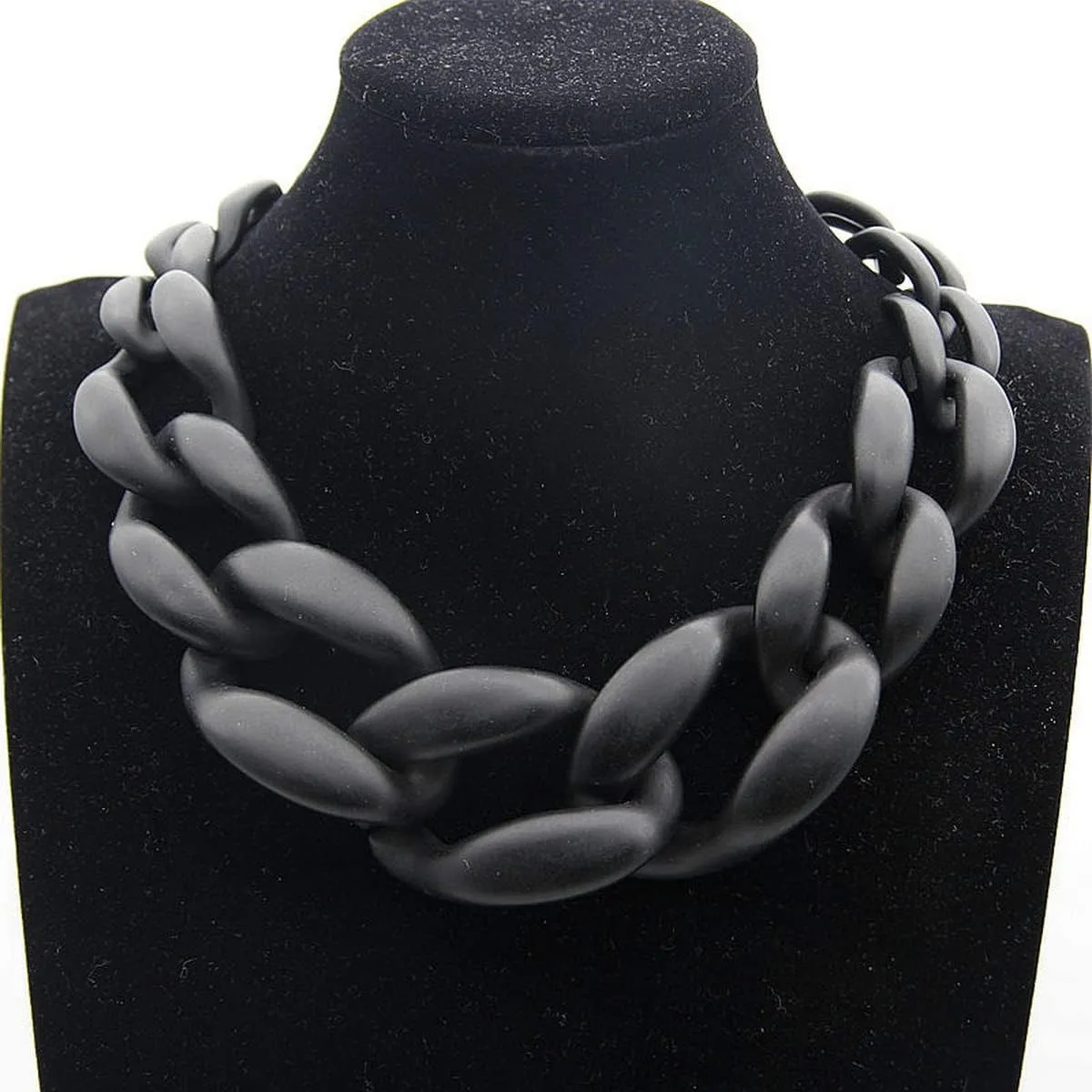 Trendy Chunky Chain Link Choker Necklace for Women,Statement Big Collar Acrylic Beads Necklace Large Fashion Necklace Vintage Punk Boho Fashion Necklace Resin Light weight Handmade Jewelry